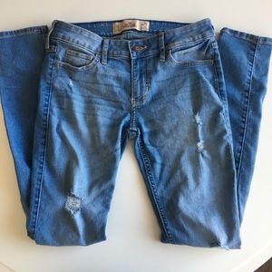 🐥Hollister Ripped Skinny Jeans🐥